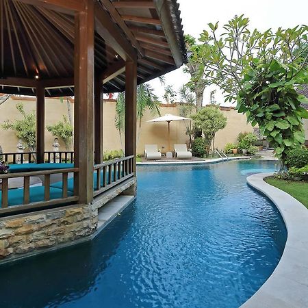 Mayang Private Pool Villa Seminyak エクステリア 写真